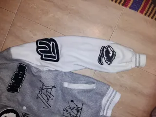 Cazadora Louis Vuitton Gris y Blanca