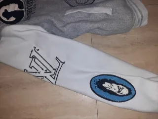 Cazadora Louis Vuitton Gris y Blanca