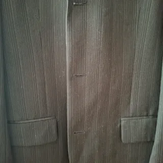 Americana hombre negra a rayas.