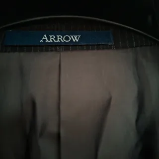 Americana hombre negra a rayas.