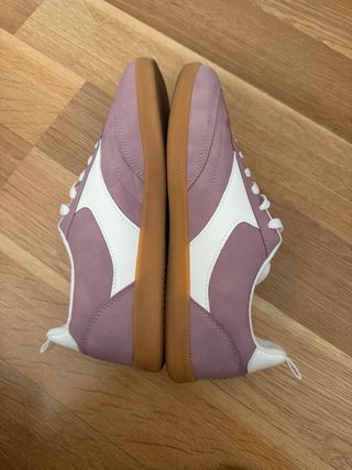 Zapatillas rosas y blancas