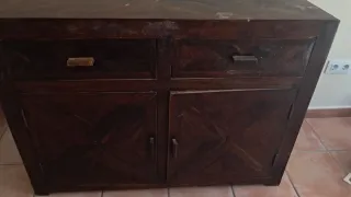 Cómoda de madera maciza color wengue