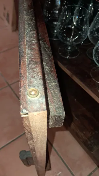 Cómoda de madera maciza color wengue