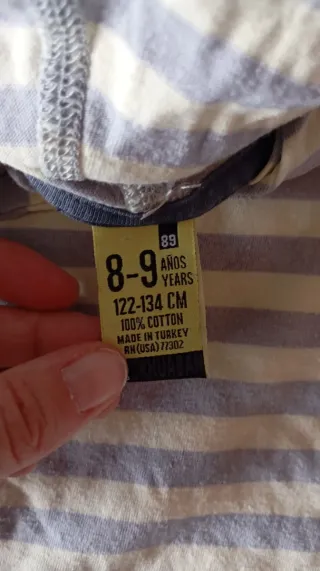 Camiseta con capucha niño rayas