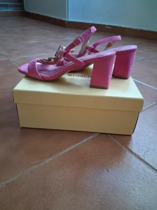 Sandalias rosas adornadas Membur