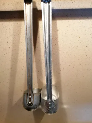 2 Mestoli per l'acqua vecchi