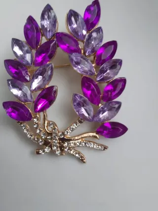 Broche dorado con piedras moradas mujer regalo top
