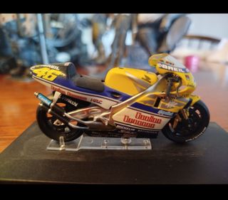 Moto Yamaha YZR-M1 Valentino Rossi Collezione