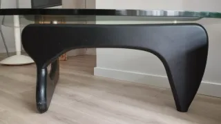 Mesa centro estilo NOGUCHI, madera negra/cristal