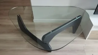 Mesa centro estilo NOGUCHI, madera negra/cristal