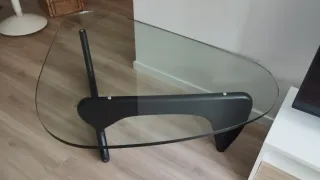Mesa centro estilo NOGUCHI, madera negra/cristal