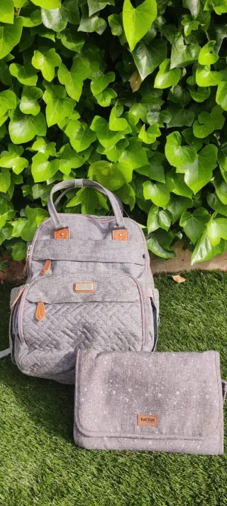 Bolsa bebé y cambiador Tuc Tuc gris