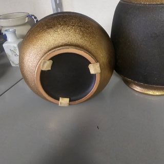 Coppia vasi dorati e neri