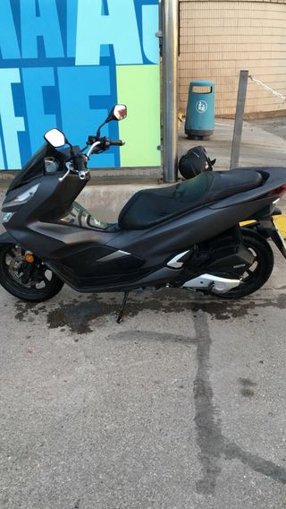 Honda PCX 125 Negra