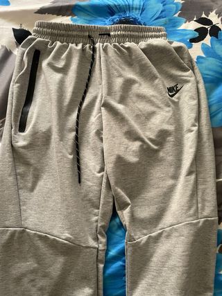 Nike Sudadera Gris con Etiquetas