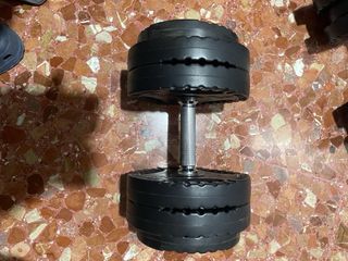 Barras, discos y mancuernas para gimnasio