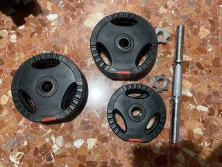 Barras, discos y mancuernas para gimnasio