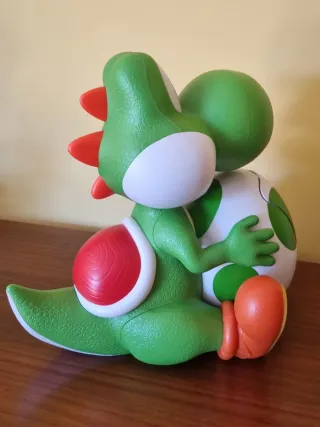 Figura Yoshi con Huevo
