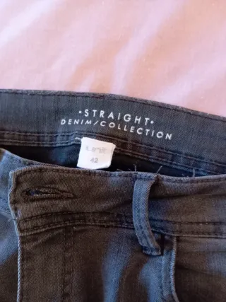 Pantalones grises vaqueros
