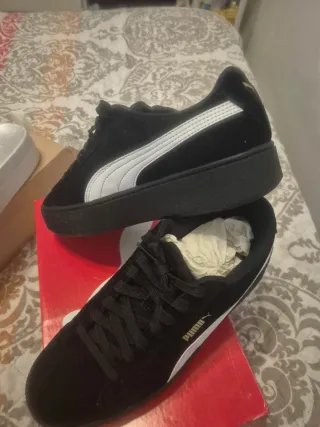 Zapatillas Puma Negras y Blancas