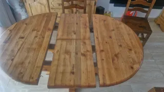 Mesa de comedor de madera