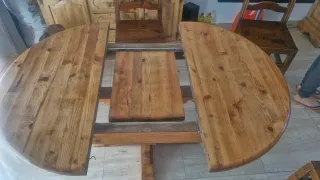 Mesa de comedor de madera
