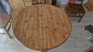 Mesa de comedor de madera