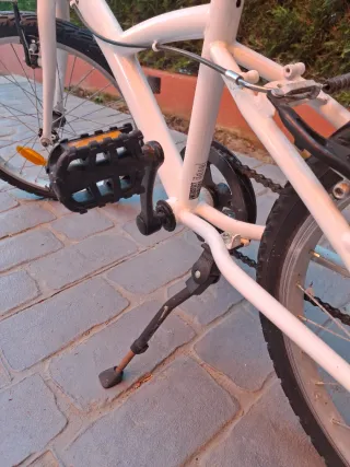 Bicicleta infantil blanca