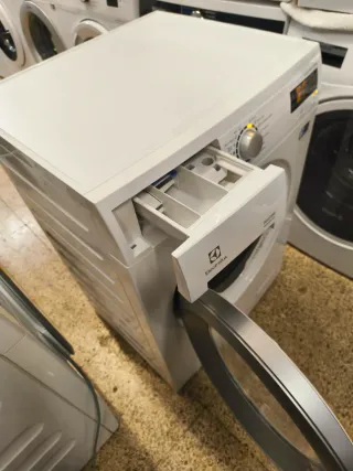 Lavadora-Secadora Electrolux 8kg/5kg 1600rpm