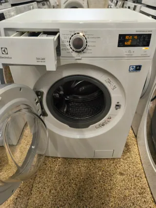 Lavadora-Secadora Electrolux 8kg/5kg 1600rpm