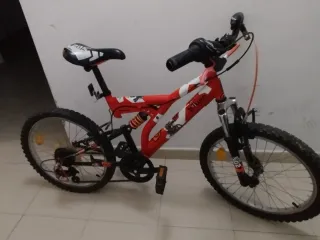 Bici de montaña Btwin Roja