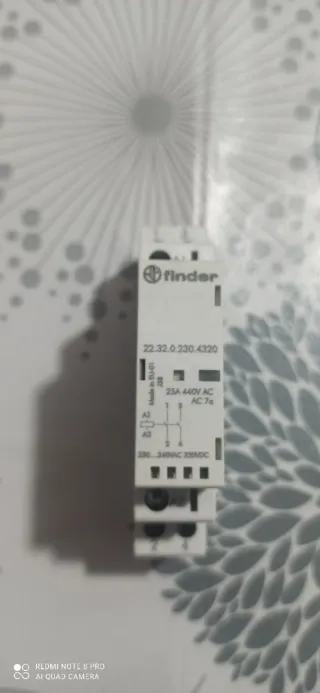Contattore Finder 22.32.0.230.4320 220V