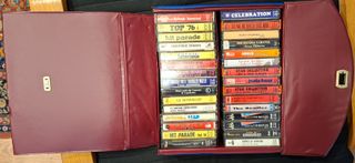 Blocco 50 audiocassette + Portacassette