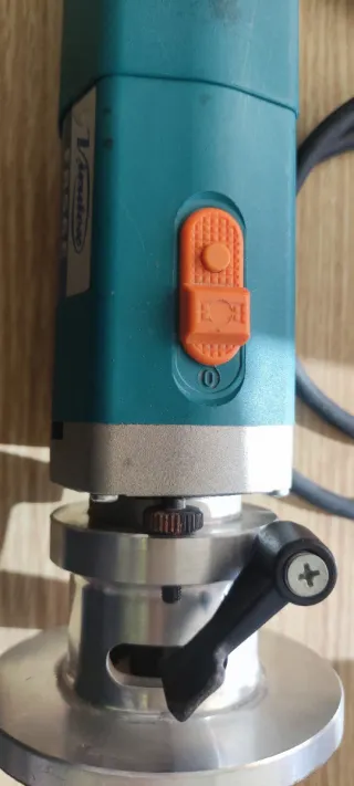 Fresadora Virutex FR56E 550W 30.000 rpm