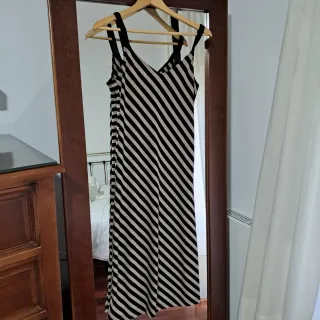 Vestido de rayas beige y negro