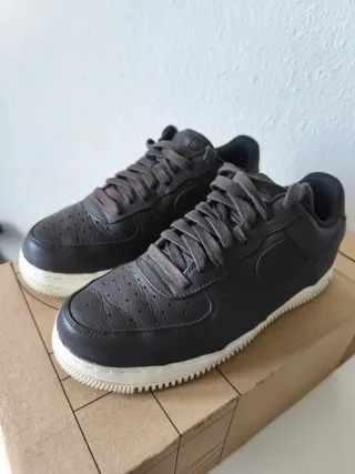 Nike Air Force 1 Velvet marron,