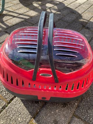 Transportín para mascotas + pala y bebedero