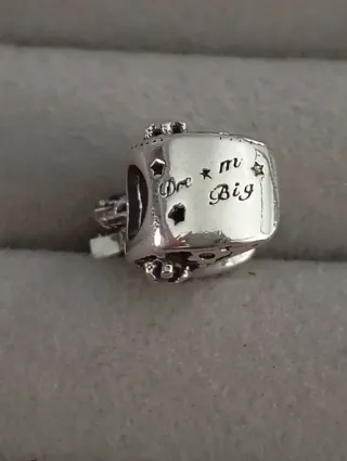 Charm luna y estrellas