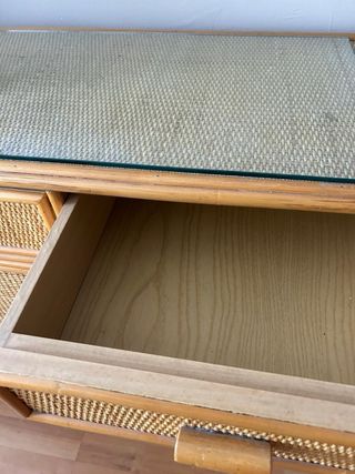 Mueble de mimbre con  solo venta persona