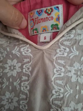 Vestido rosa con bordado