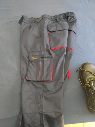 Pantalones y Botas de Trabajo