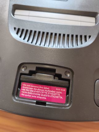 Consola Nintendo 64 gris con juego incluido