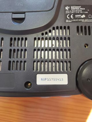 Consola Nintendo 64 gris con juego incluido