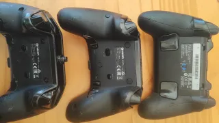Consola PS4  + Bolso + 1 jueg y 3 mandos de regalo