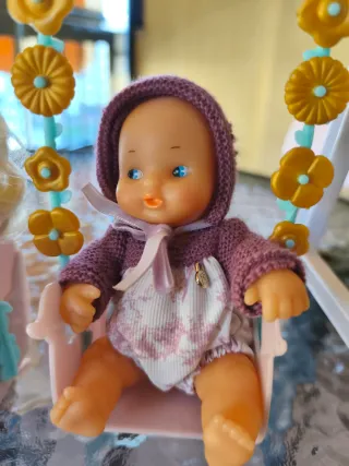 Muñecas Barriguitas con columpio