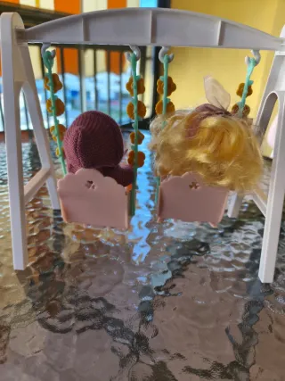 Muñecas Barriguitas con columpio