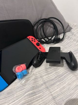 Nintendo Switch OLED Azul/Rojo + Accesorios