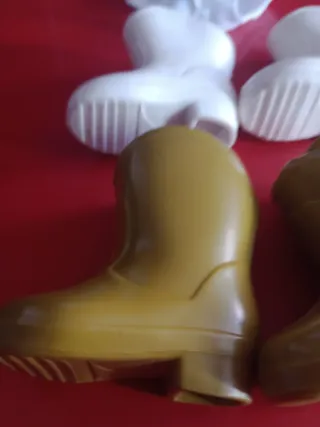 Set di abbigliamento e scarpe per bambola Nancy