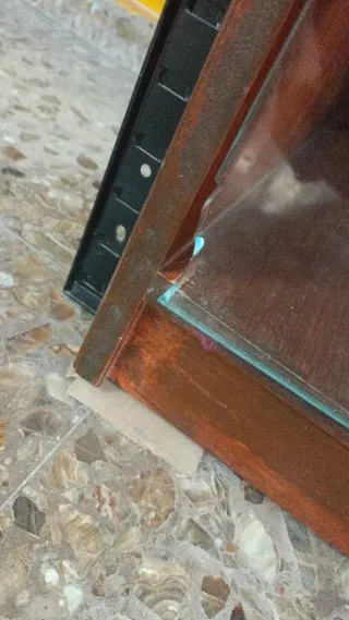 Mueble Expositor Madera con puerta de Cristal