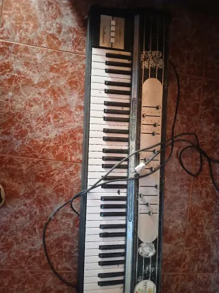 Amplificador Farfisa con organo